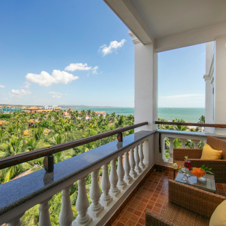 DELUXE OCEAN VIEW 