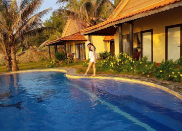 POOL VILLA BEACH FRONT